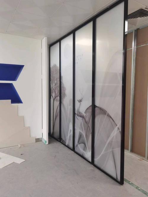 山水画夹丝玻璃隔断艺术玻璃智能雾化产品图片,山水画夹丝玻璃隔断